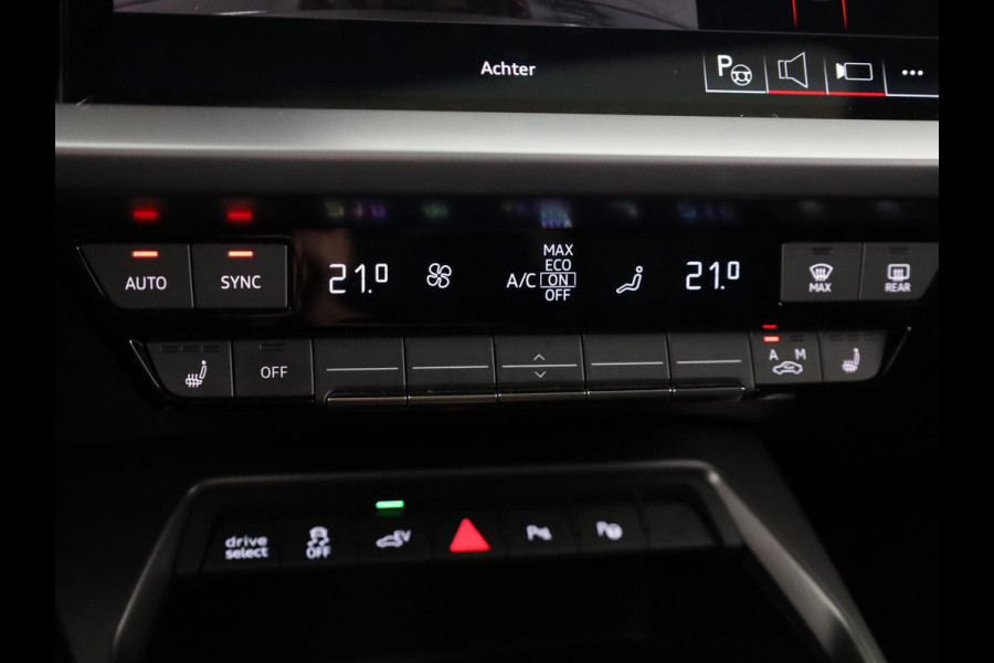 Audi A3 Sportback 45 TFSI e S-Line Competition 245 pk Plug in Hybrid  | Panoramadak | Parkeersensoren (Park assist) | Achteruitrijcamera | | Verlengde garantie | Navigatie
