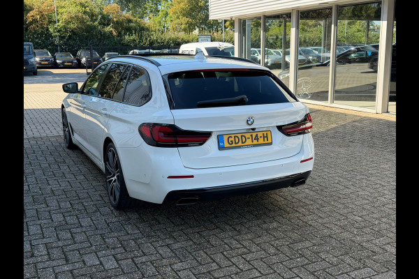 BMW 5 Serie Touring 530e xDrive Executive / Navi / Climate / Camera / Panormadak / Leder / 20"breedset