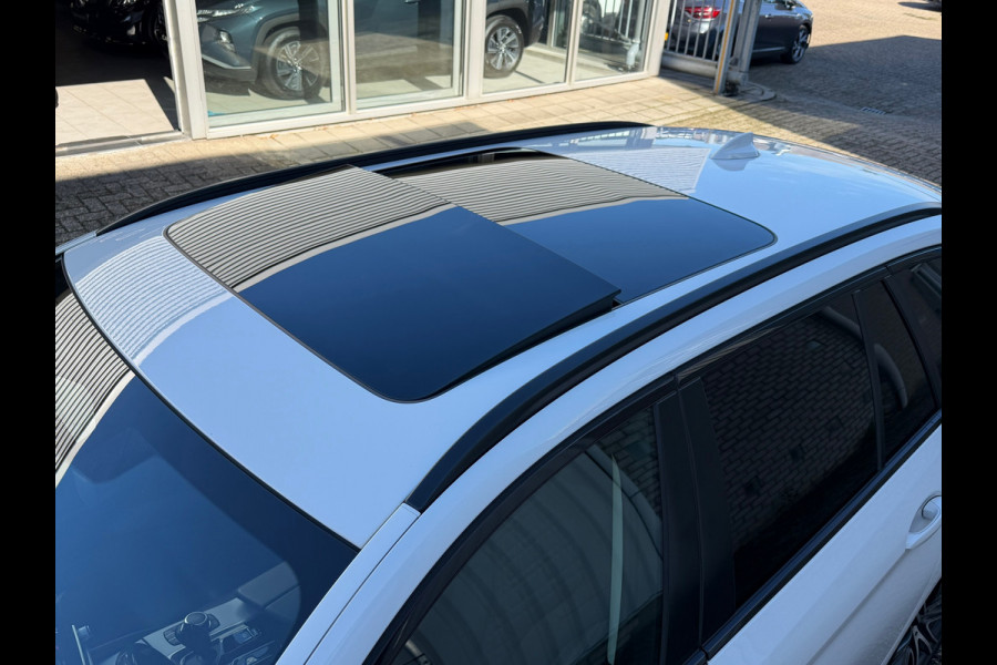 BMW 5 Serie Touring 530e xDrive Executive / Navi / Climate / Camera / Panormadak / Leder / 20"breedset