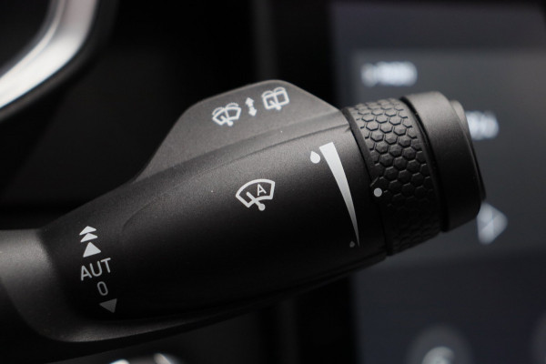 Lynk & Co 01 1.5 261PK Plug-in Hybrid *Zwarte Hemel* 360 Camera Pano/dak Apple/Carplay Adaptive/Cruise