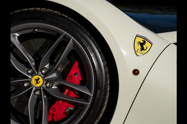 Ferrari 488 3.9 Spider HELE | Carbon ext. | New Power 06-2028 | Lift | CarPlay