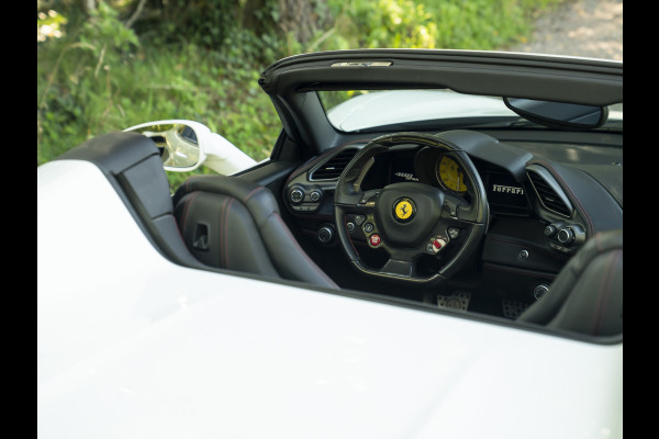 Ferrari 488 3.9 Spider HELE | Carbon ext. | New Power 06-2028 | Lift | CarPlay