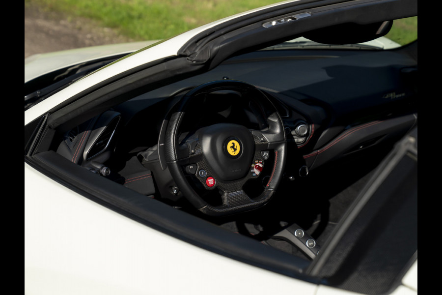 Ferrari 488 3.9 Spider HELE | Carbon ext. | New Power 06-2028 | Lift | CarPlay