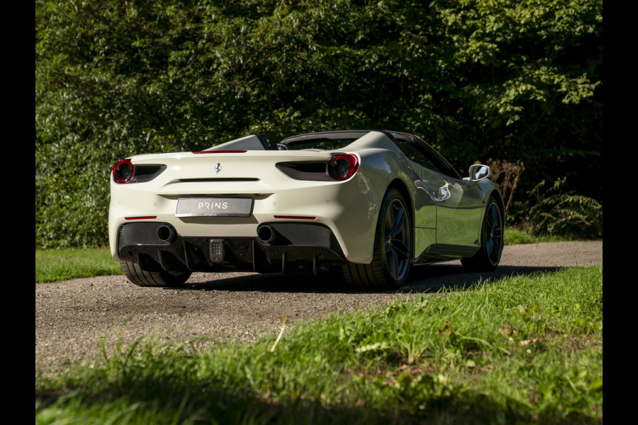 Ferrari 488 3.9 Spider HELE | Carbon ext. | New Power 06-2028 | Lift | CarPlay