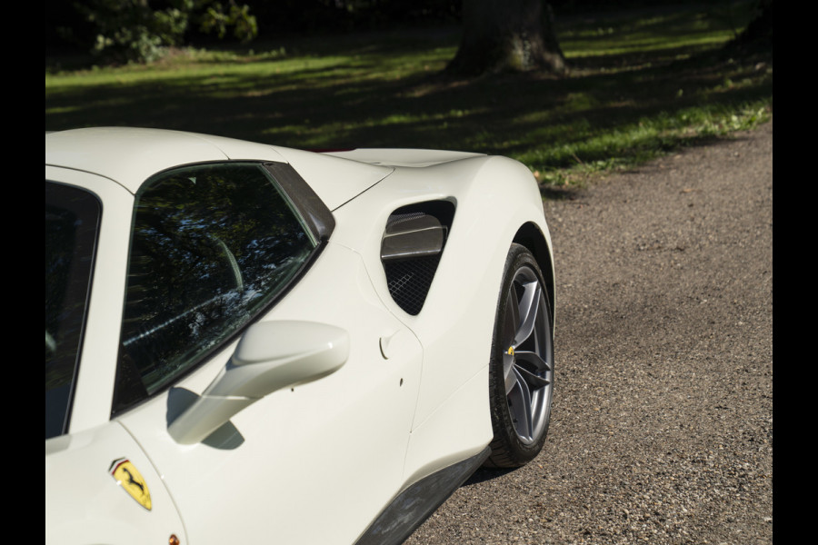 Ferrari 488 3.9 Spider HELE | Carbon ext. | New Power 06-2028 | Lift | CarPlay