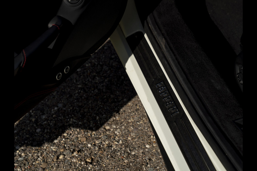Ferrari 488 3.9 Spider HELE | Carbon ext. | New Power 06-2028 | Lift | CarPlay