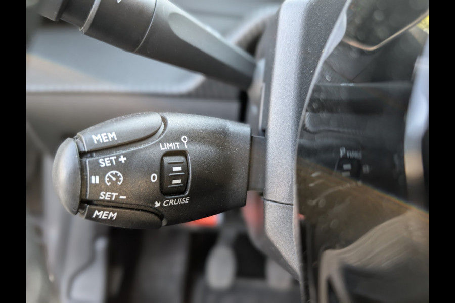 Peugeot 208 1.2 PureTech 100 Allure