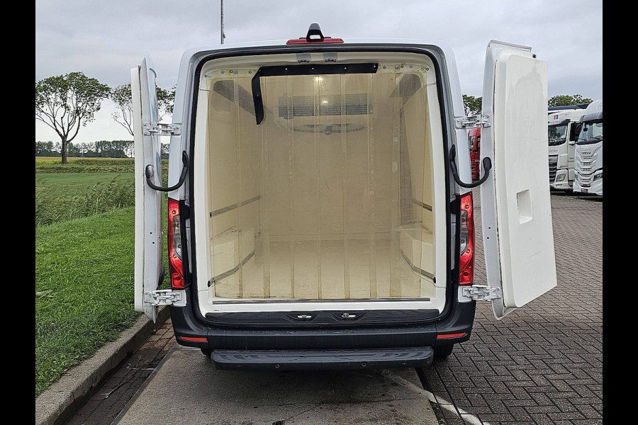 Mercedes-Benz Sprinter 315 L2H1 RWD Koeler carrier, Cruise control, Tachograaf, Pdc, Carplay, 360 Gr.- Camera, Lane-assit, Stoelverwarming, Dodehoek detectie,
