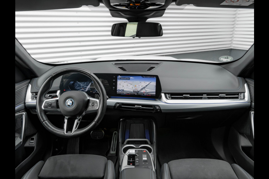 BMW X1 xDrive25e M-Sport - Stoelverwarming - Camera - Adaptive LED