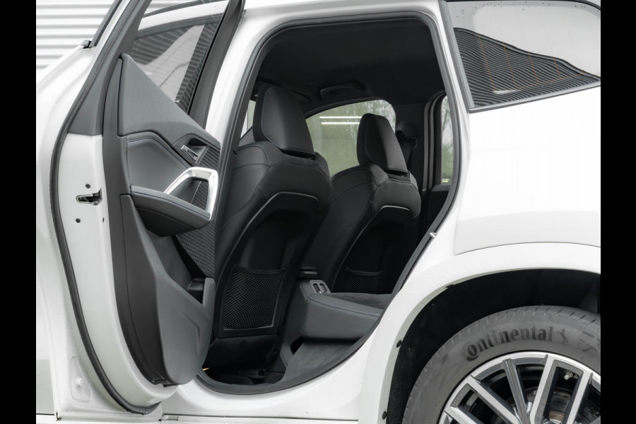 BMW X1 xDrive25e M-Sport - Stoelverwarming - Camera - Adaptive LED