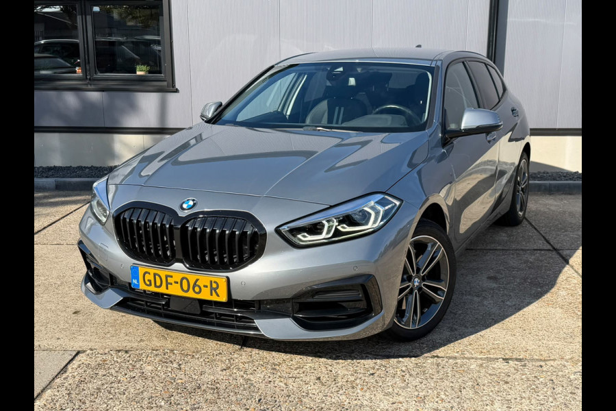 BMW 1-serie 116i / camera / carplay / navigatie skyscraper