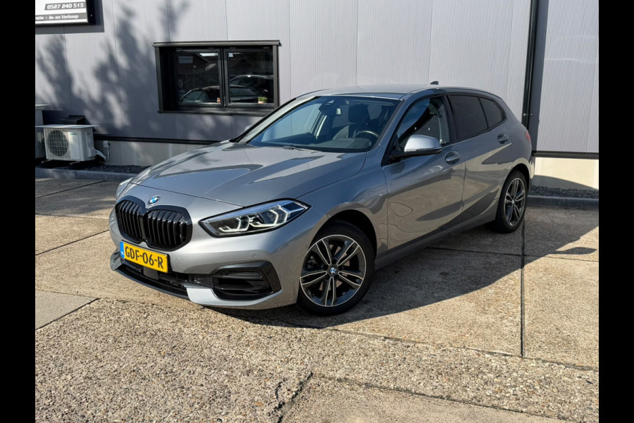 BMW 1-serie 116i / camera / carplay / navigatie skyscraper