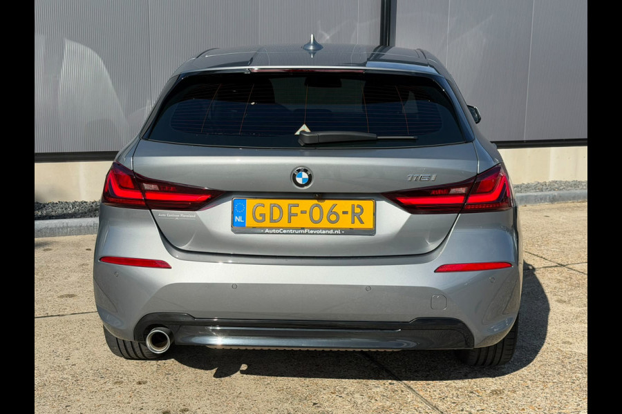 BMW 1-serie 116i / camera / carplay / navigatie skyscraper