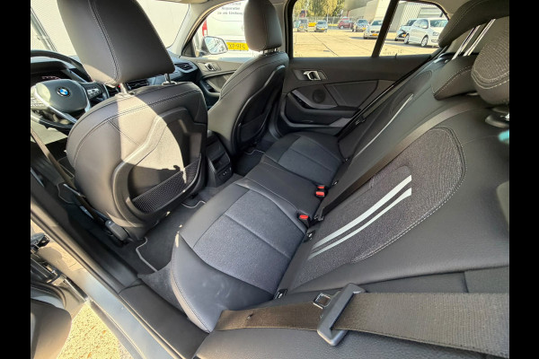 BMW 1-serie 116i / camera / carplay / navigatie skyscraper