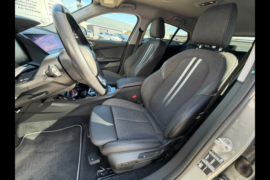 BMW 1-serie 116i / camera / carplay / navigatie skyscraper