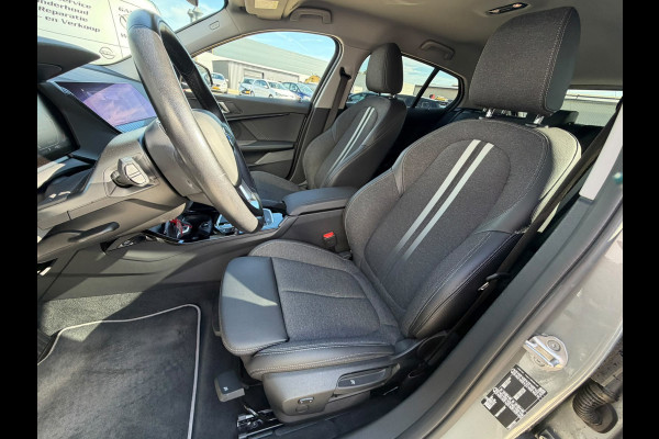 BMW 1-serie 116i / camera / carplay / navigatie skyscraper