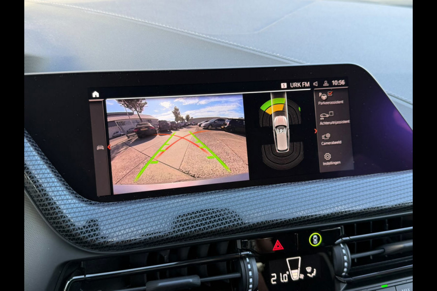 BMW 1-serie 116i / camera / carplay / navigatie skyscraper