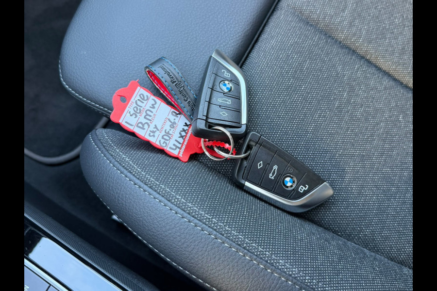BMW 1-serie 116i / camera / carplay / navigatie skyscraper
