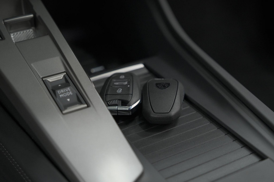 Peugeot 308 SW 1.6 Plug-in Hybrid 180 Allure | 360 Camera | Adaptieve Cruise Control | Navigatie | Apple Carplay