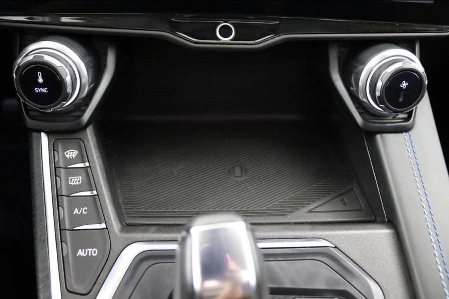 Lynk & Co 01 1.5*PLUG-IN*NAVI*PANO*CAM*ACC*CARPLAY*ECC*LED*