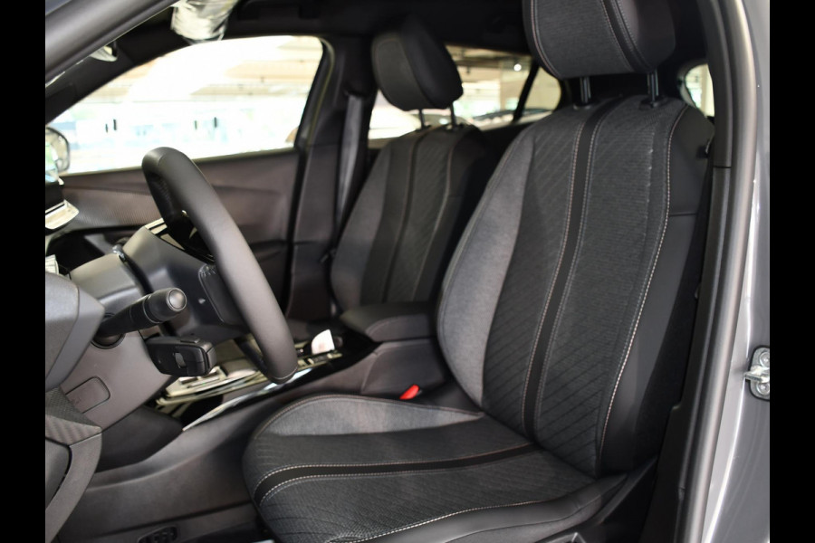 Peugeot 2008 1.2 Hybrid 145 GT .