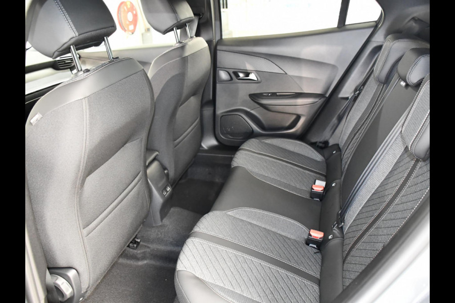 Peugeot 2008 1.2 Hybrid 145 GT .
