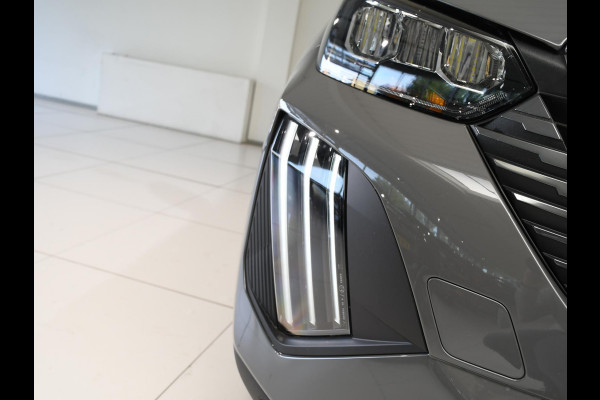 Peugeot 2008 1.2 Hybrid 145 GT .