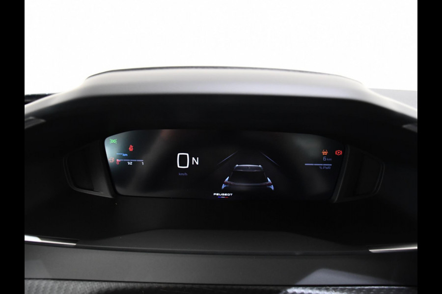 Peugeot 2008 1.2 Hybrid 145 GT .