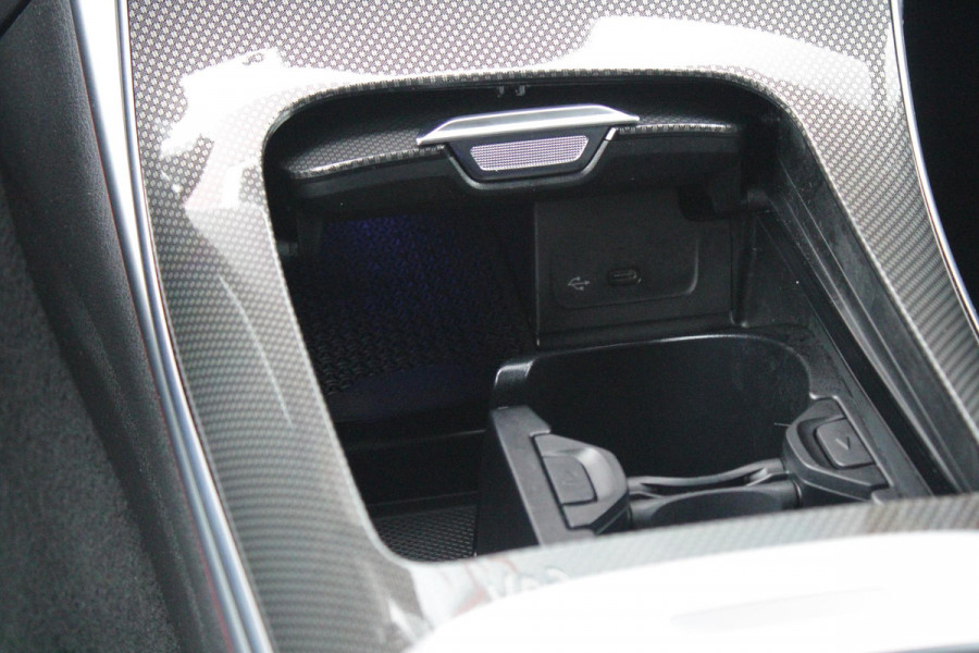 Mercedes-Benz C-Klasse Estate 200 218PK Launch Edition AMG Line | FULL LEDEREN BEKLEDING | PANORAMISCH SCHUIF/KANTELDAK | DIGITAL LIGHT (MATRIX LED) | SFEERVERLICHTING | ELEKTRISCH VERSTELBARE VOORSTOELEN MET GEHEUGEN OP BEIDE STOELEN | STOELVERWARMING | ELEKTRISCHE STUURVERSTELLING MET GEHEUGEN | 19'' MULTISPAAKS LICHTMETALEN VELGEN | VERKEERSLICHTEN WEERGAVE | 360° CAMERA | DRAADLOOS APPLECARPLAY/ANDROID AUTO | DRAADLOZE TELEFOONLADER | WIDE SCREEN SCHERM | NIGHT PAKKET | DODEHOEK DETECTIE | EXTRA GETINTE ACHTERSTE RUITEN | PREMIUM AUDIO | ELEKTRISCH BEDIENBARE ACHTERKLEP | KEYLESS ENTRY |