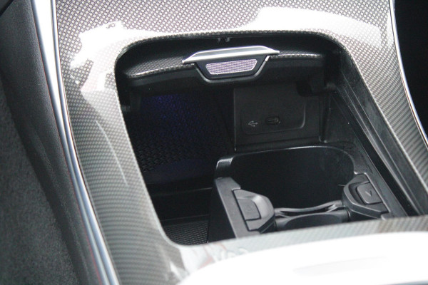 Mercedes-Benz C-Klasse Estate 200 218PK Launch Edition AMG Line | FULL LEDEREN BEKLEDING | PANORAMISCH SCHUIF/KANTELDAK | DIGITAL LIGHT (MATRIX LED) | SFEERVERLICHTING | ELEKTRISCH VERSTELBARE VOORSTOELEN MET GEHEUGEN OP BEIDE STOELEN | STOELVERWARMING | ELEKTRISCHE STUURVERSTELLING MET GEHEUGEN | 19'' MULTISPAAKS LICHTMETALEN VELGEN | VERKEERSLICHTEN WEERGAVE | 360° CAMERA | DRAADLOOS APPLECARPLAY/ANDROID AUTO | DRAADLOZE TELEFOONLADER | WIDE SCREEN SCHERM | NIGHT PAKKET | DODEHOEK DETECTIE | EXTRA GETINTE ACHTERSTE RUITEN | PREMIUM AUDIO | ELEKTRISCH BEDIENBARE ACHTERKLEP | KEYLESS ENTRY |