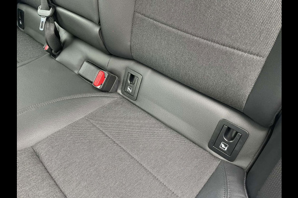 Toyota Corolla Touring Sports 1.8 Hybrid TeamNL / trekhaak / camera