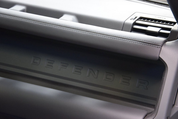 Land Rover Defender 110 2.0 P400e 110 X-Dynamic HSE|Panoramadak|BTW|Org.NL|Gr.Scherm|ACC|1e EIg