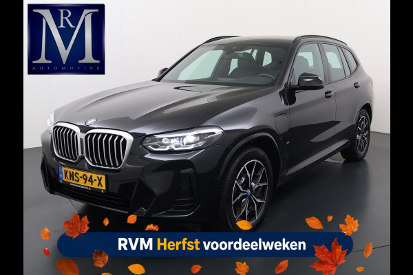 BMW X3 xDrive30e VAN: 40.900,- VOOR: 38.877,- UW HERFSTVOORDEEL: 2.023,- M-SPORT| DEALER ONDERHOUDEN| CAMERA| ELEKTRISCHE ACHTERKLEP| APPLE CARPLAY| RIJKLAARPRIJS