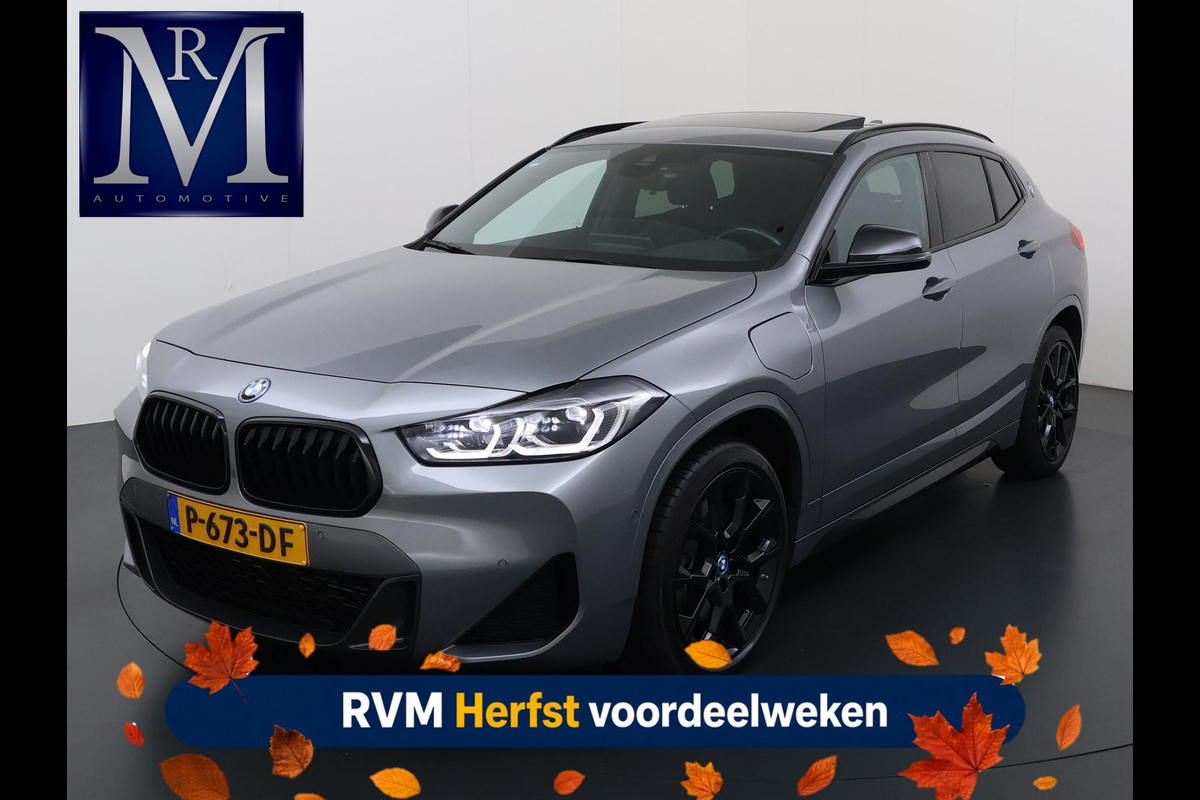 BMW X2 xDrive25e M SPORT Business Edition Plus VAN: 30.900,- VOOR: 27.330,- UW HERFSTVOORDEEL: 3.570,-  BOMVOL | PHEV| PANO| NAP| STOEL + STUURVERWARMING| COMFORT ACCESS| ELEK. ACHTERKLEP| AFNEEMBARE TREKHAAK| HUD| ACHTERUITRIJCAMERA| APPLE CARPLAY