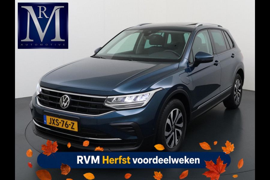 Volkswagen Tiguan 1.4 TSI eHybrid PHEV VAN:30.900,- VOOR:27.877,- UW HERFSTVOORDEEL:3.023,- DIRECT LEVERBAAR | RECENT ONDERHOUD UITGEVOERD | 360 CAMERA ZICHT | STOEL- EN STUURWIELVERWARMING | PANORAMADAK | INCLUSIEF 12 MAANDEN BOVAG-GARANTIE