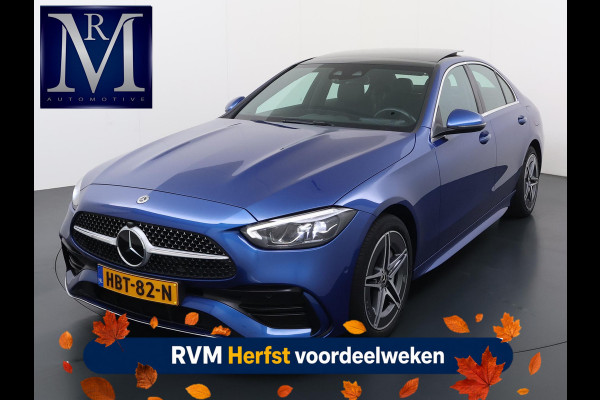 Mercedes-Benz C-Klasse 300 e AMG Line Limited VAN: 41.900,- VOOR: 37.877,- UW HERFSTVOORDEEL: 4.023,-  PHEV | PANORAMADAK | DISTRONIC (ACC) | ACHTERUITRIJCAMERA | DODEHOEKASSISTENT | AMBIENT LIGHTING | MERCEDES-DEALER ONDERHOUDEN | RIJKLAAR MET 12 MAANDEN BOVAG GARANTIE |