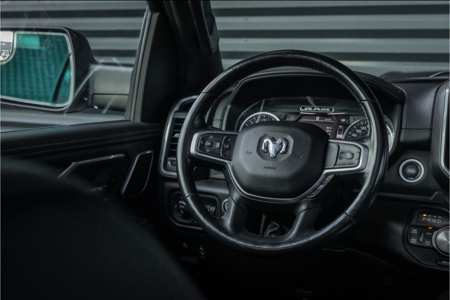 Dodge Ram 1500 5.7 V8 4x4 Crew Cab Laramie Pano - Harman Kardon - Trekhaak