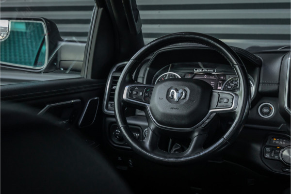 Dodge Ram 1500 5.7 V8 4x4 Crew Cab Laramie Pano - Harman Kardon - Trekhaak