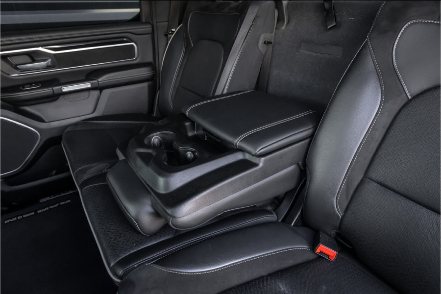 Dodge Ram 1500 5.7 V8 4x4 Crew Cab Laramie Pano - Harman Kardon - Trekhaak