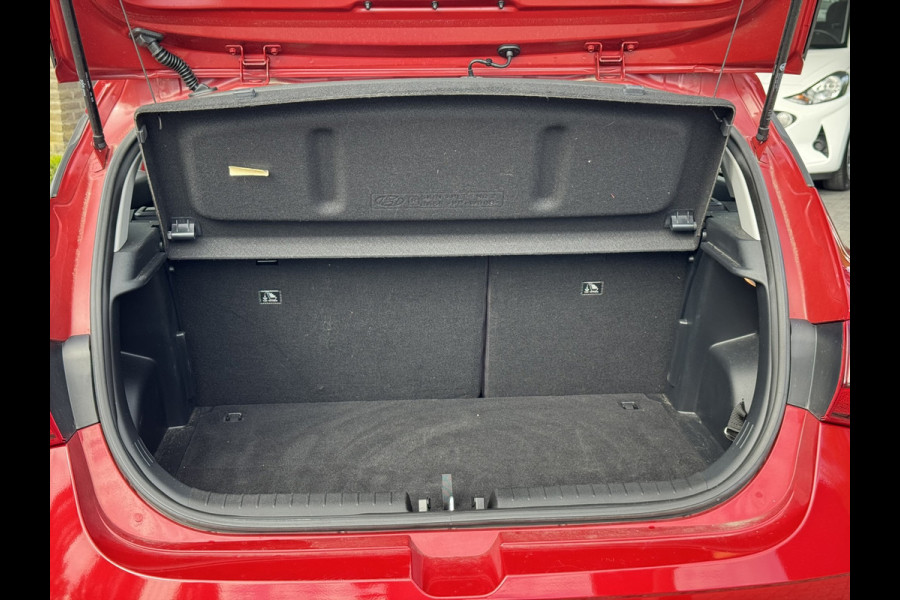 Hyundai i20 1.0 T-GDI Comfort RIJKLAAR!| Carplay/Android, Camera, Stoel+Stuurverw., 15'' LMV, Lane Assist, Dodehoek | Dealeroh. |