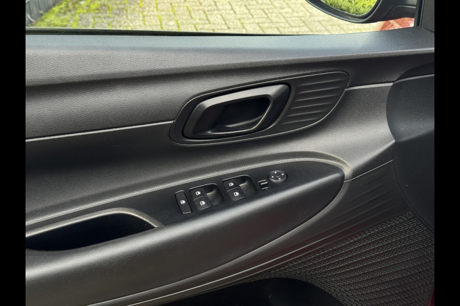 Hyundai i20 1.0 T-GDI Comfort RIJKLAAR!| Carplay/Android, Camera, Stoel+Stuurverw., 15'' LMV, Lane Assist, Dodehoek | Dealeroh. |