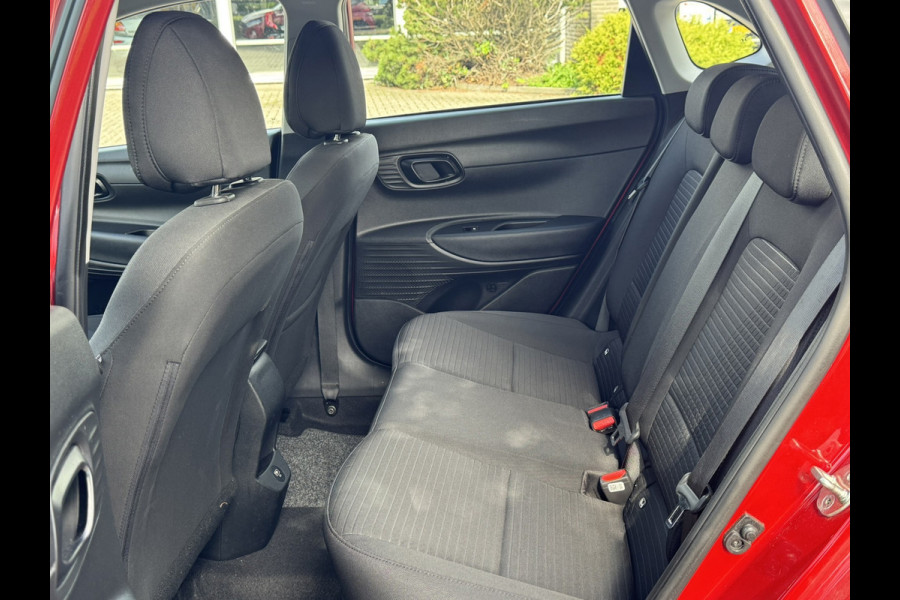 Hyundai i20 1.0 T-GDI Comfort RIJKLAAR!| Carplay/Android, Camera, Stoel+Stuurverw., 15'' LMV, Lane Assist, Dodehoek | Dealeroh. |