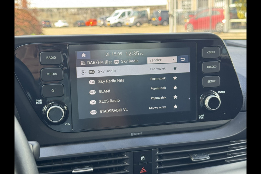 Hyundai i20 1.0 T-GDI Comfort RIJKLAAR!| Carplay/Android, Camera, Stoel+Stuurverw., 15'' LMV, Lane Assist, Dodehoek | Dealeroh. |