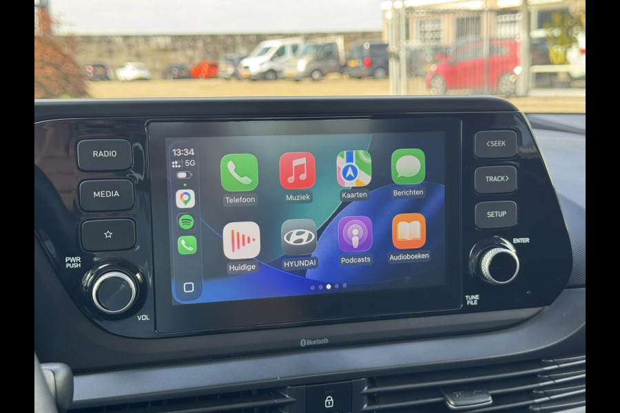 Hyundai i20 1.0 T-GDI Comfort RIJKLAAR!| Carplay/Android, Camera, Stoel+Stuurverw., 15'' LMV, Lane Assist, Dodehoek | Dealeroh. |