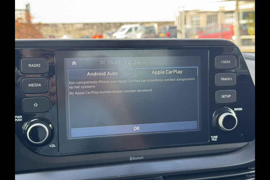 Hyundai i20 1.0 T-GDI Comfort RIJKLAAR!| Carplay/Android, Camera, Stoel+Stuurverw., 15'' LMV, Lane Assist, Dodehoek | Dealeroh. |