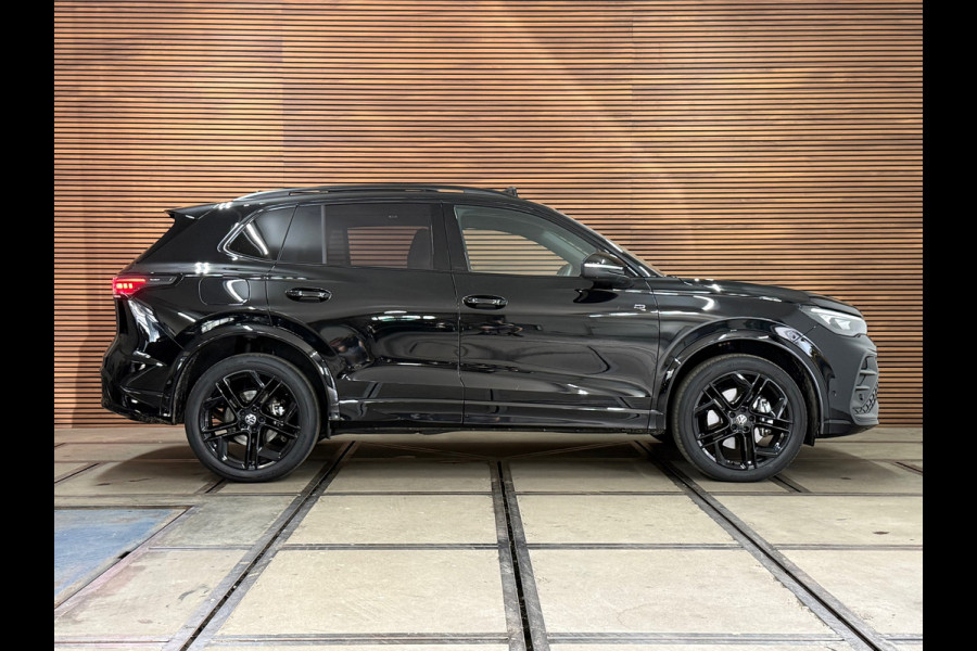 Volkswagen Tiguan 1.5 eHybrid R-Line Black Edition | garantie tot 2030| 272PK | PANO | Full Matrix-LED | Discover PRO MAX|Trekhaak