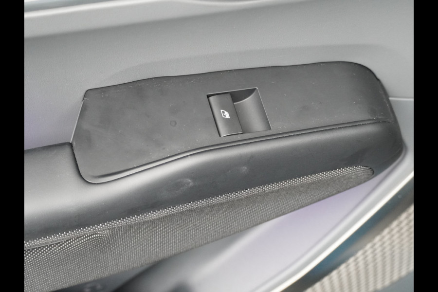 Kia EV9 Launch Edition GT-Line AWD 100 kWh - Navigatiesysteem 12,3 inch scherm - Batterijverwarming - Digitale Key - Head-up display - Bi-directioneel laden & Slimladen (V2G/V2H) - Fabrieksgarantie tot 10-2030