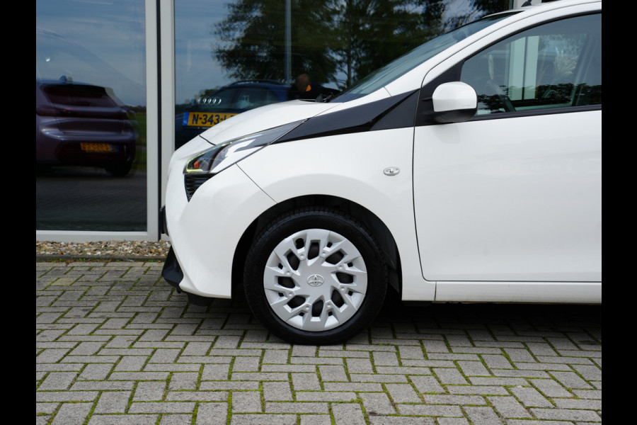 Toyota Aygo 1.0 VVT-i x-play | Automaat | Airco | Apple Carplay |