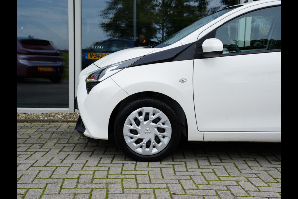 Toyota Aygo 1.0 VVT-i x-play | Automaat | Airco | Apple Carplay |