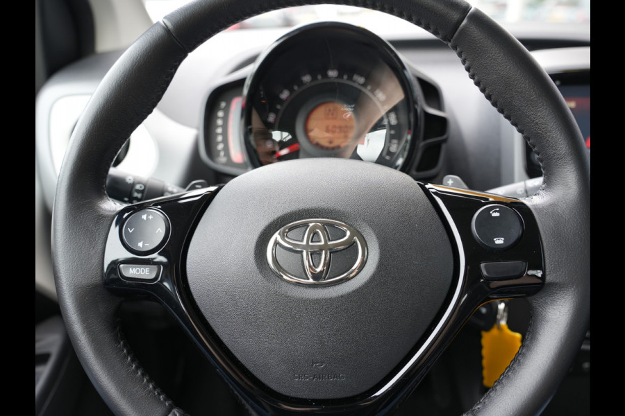 Toyota Aygo 1.0 VVT-i x-play | Automaat | Airco | Apple Carplay |